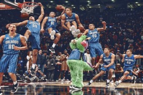 世界杯小组赛最后一轮：日本轮换半套阵容仍不败 战术成熟度获国际足联认可