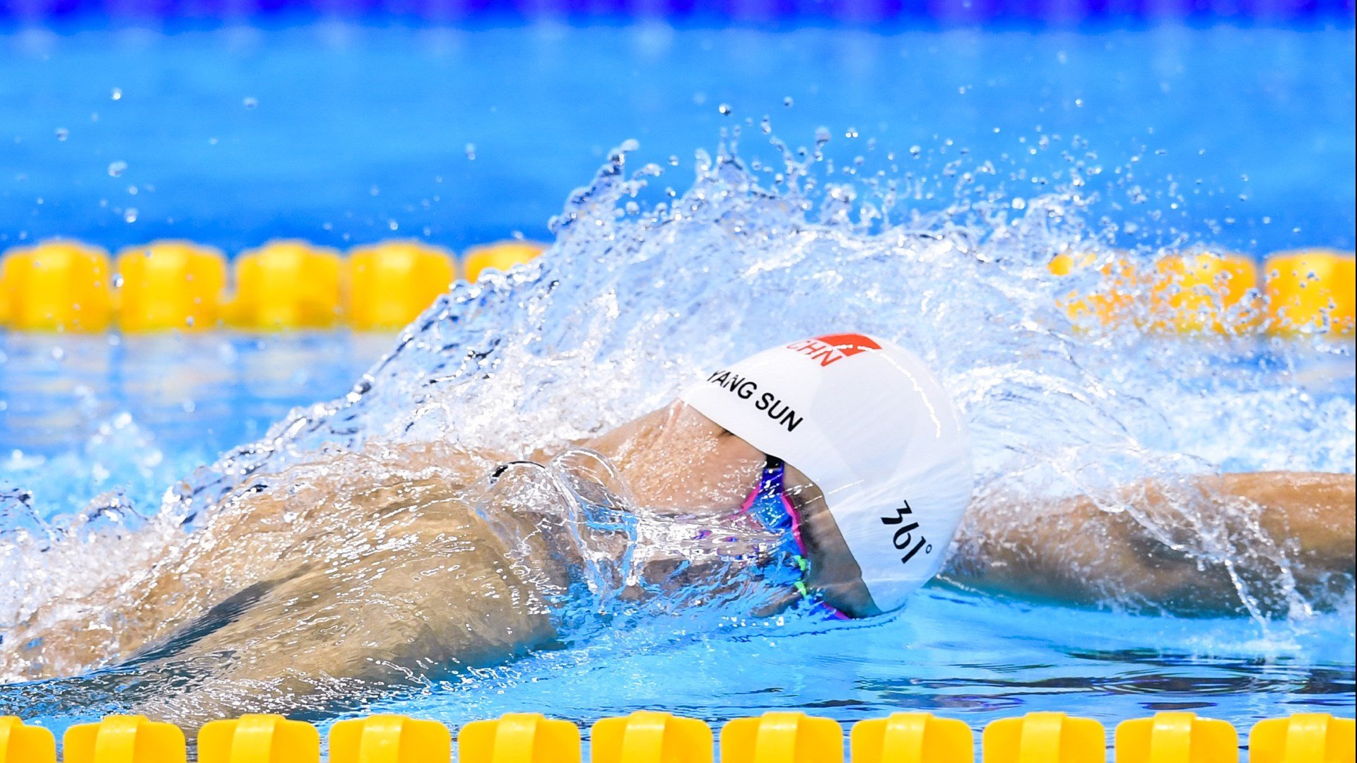 “马科斯·梅特罗的进攻火力和防守稳健,成就美洲狮队的全能之星”